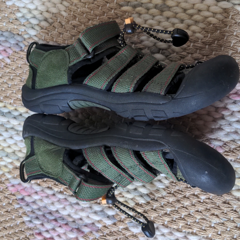 Keen - Picture 2 of 6